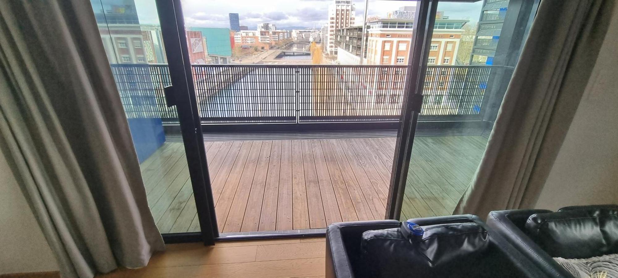 Bel Appartement Contemporain Avec Terrasse Climatisation Et Parking Payant En Option ستراسبورغ المظهر الخارجي الصورة