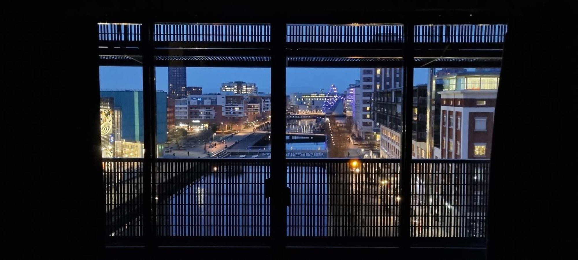 Bel Appartement Contemporain Avec Terrasse Climatisation Et Parking Payant En Option ستراسبورغ المظهر الخارجي الصورة